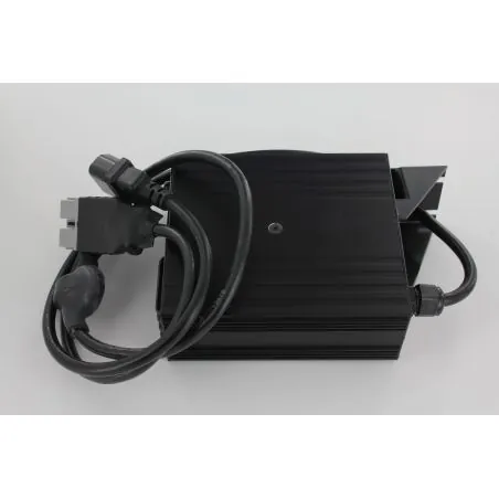 CHARGEUR INTEGRE 24V/9A...